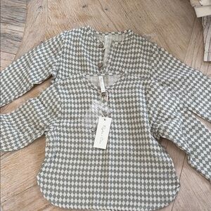 Rylee + Cru Diamond Print Henley Top in Sage and Cream